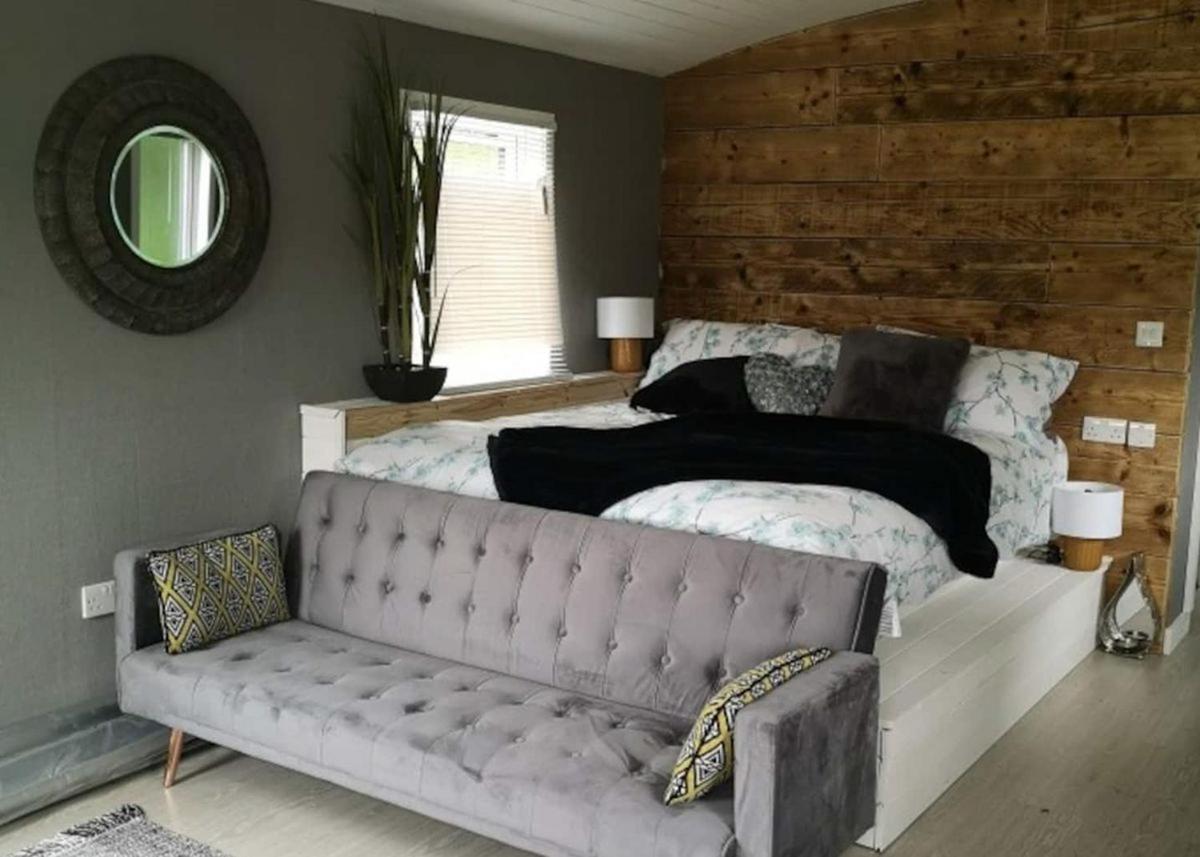וולשפול Riverview Lodges And Glamping מראה חיצוני תמונה